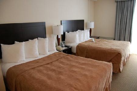 Quality Hotel Downtown Montreal 04.[1]